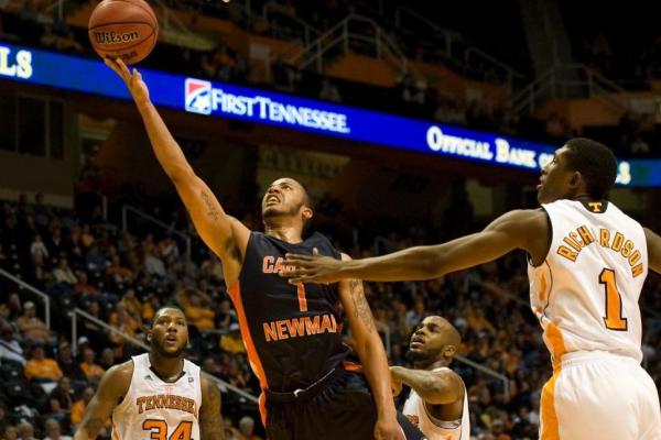Eagles hang tough with Tennessee in exhibition, 73-52