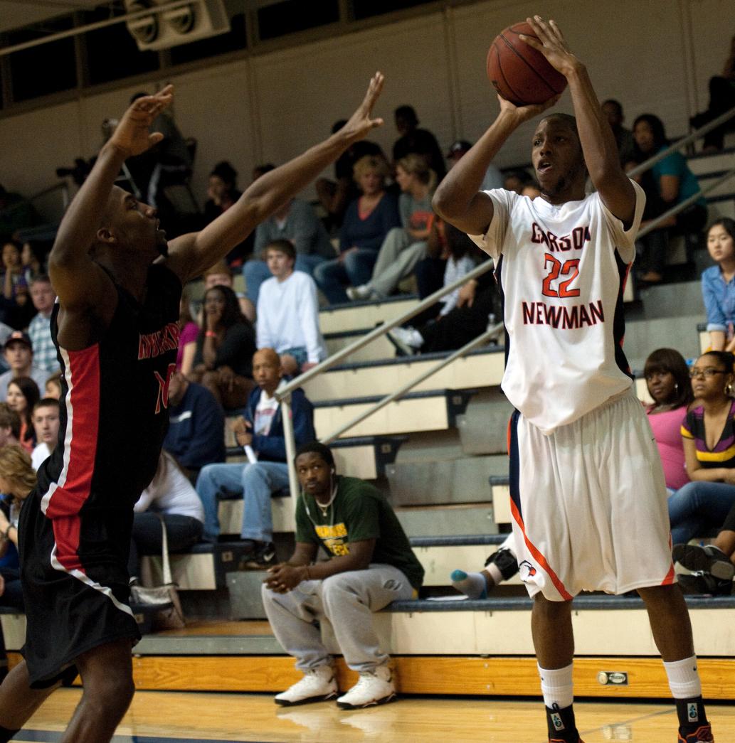 Eagles race past Newberry 98-76 behind 27 points from Davis