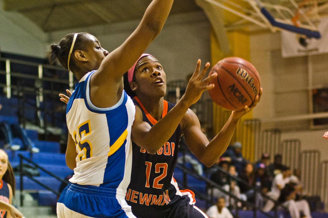 Mars Hill uses late run to top Lady Eagles, 83-73