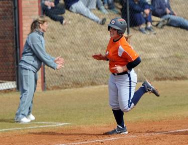 Kazee-Hollifield inches closer to 1,000 career wins with twinbill split versus Bobcats