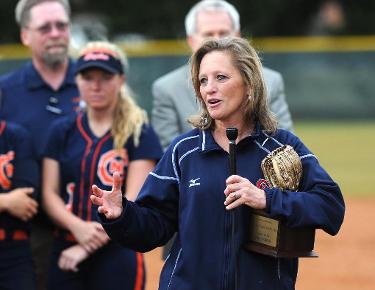 Kazee-Hollifield wraps up 1,000th career victory with shutout sweep of Saints