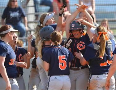 Softball welcomes league-leading Bulldogs to Mossy Creek