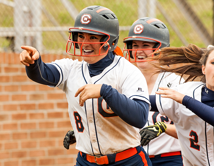 Kelley claims career home run record, Eagles secure SAC tourney berth with sweep of Queens
