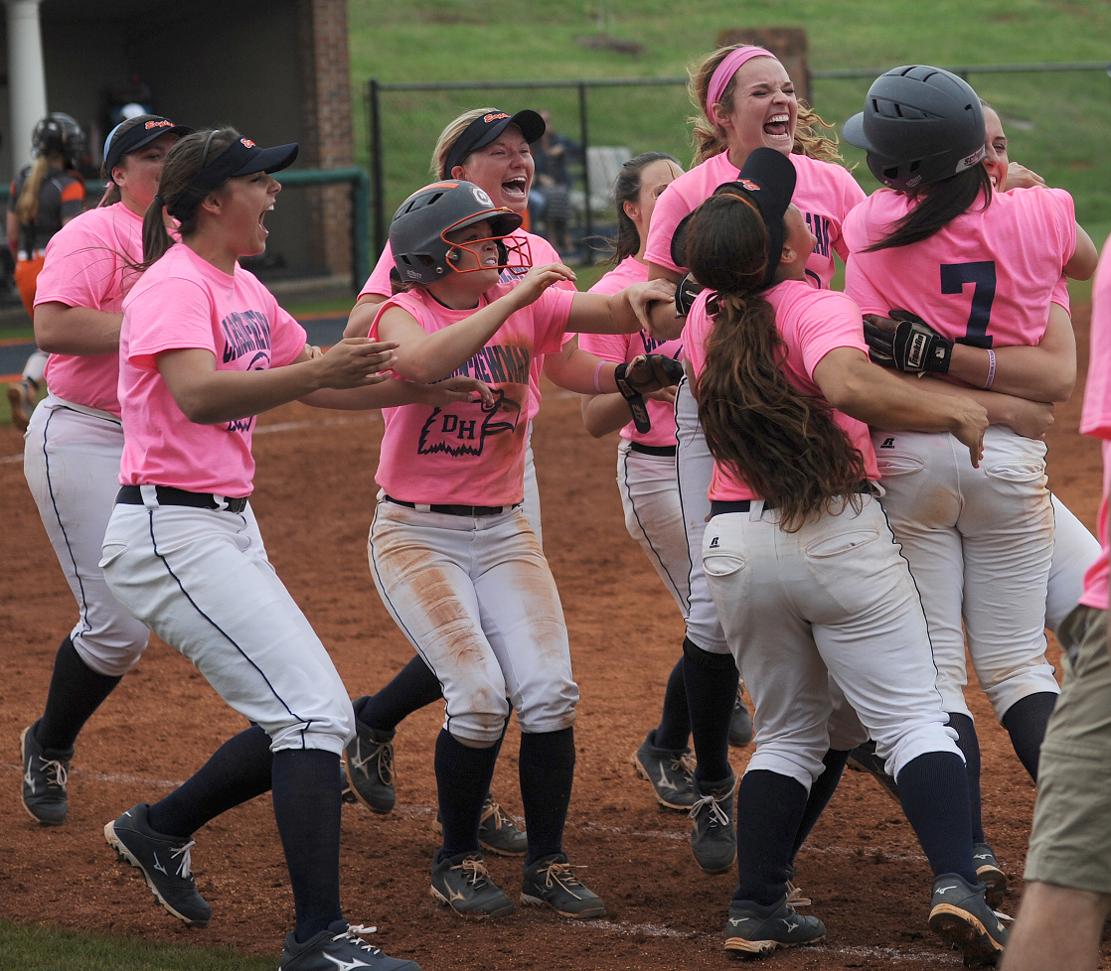 Carson-Newman Softball Releases 2016 hype video