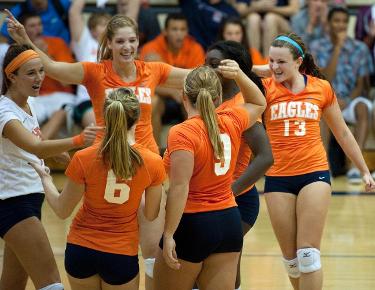 Volleyball prepares for Wingate and Coker this weekend