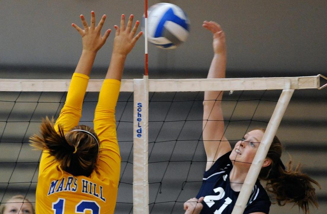 Wingate Volleyball Snaps Carson-Newman's Win Streak With A 3-1 Win Friday At Holt Fieldhouse
