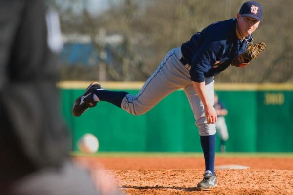 Eagles' late errors almost costly in win over Maryville, 5-4
