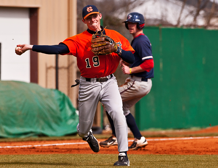 Eagles fall to Mars Hill 3-2 in 10 Innings