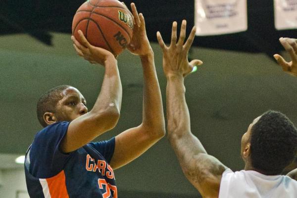 Eagles hold off late rally to win at Catawba, 73-69