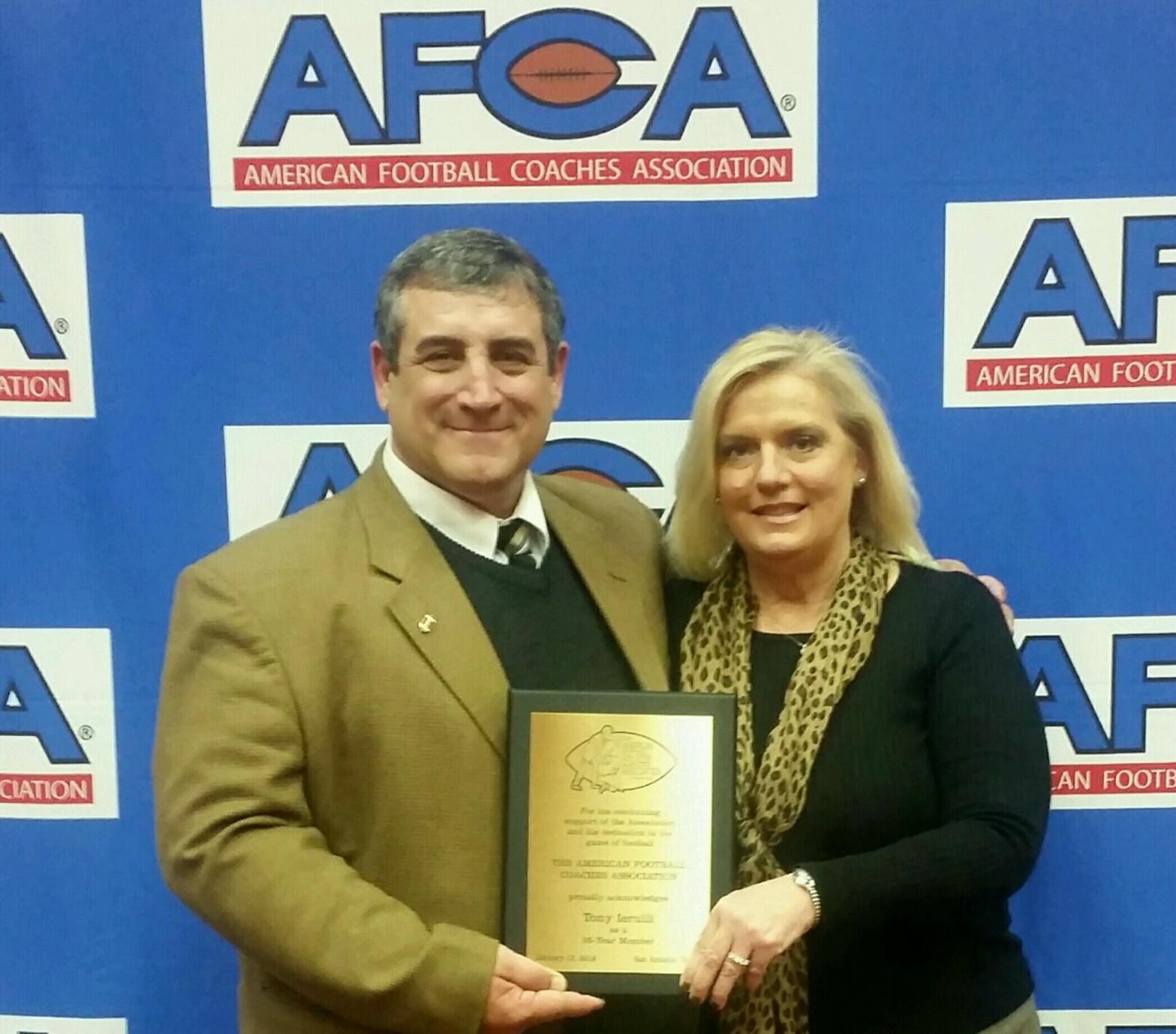 Ierulli presented with 35-year award from AFCA
