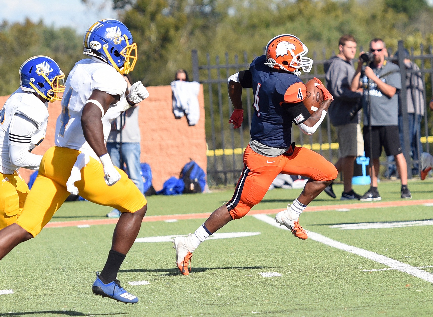 Carson-Newman rides hot start, efficient ground game to Homecoming rout of Mars Hill