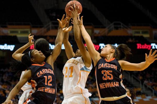 Lady Vols reach too long for C-N in exhibition, 105-40