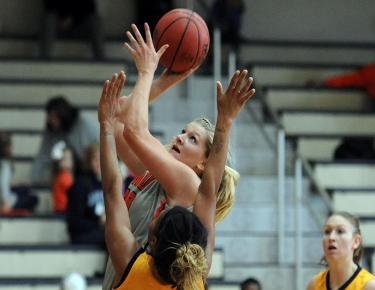 Simerly’s double-double leads Lady Eagles to 78-58 triumph over Coker