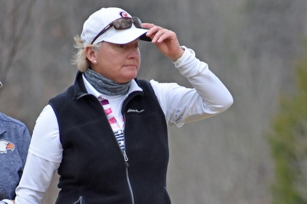 Spot at 25th helps Strudwick survive cut day at U.S. Senior Women's Open