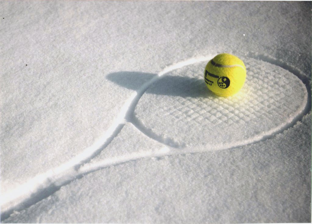 Cold weather cancels tennis match