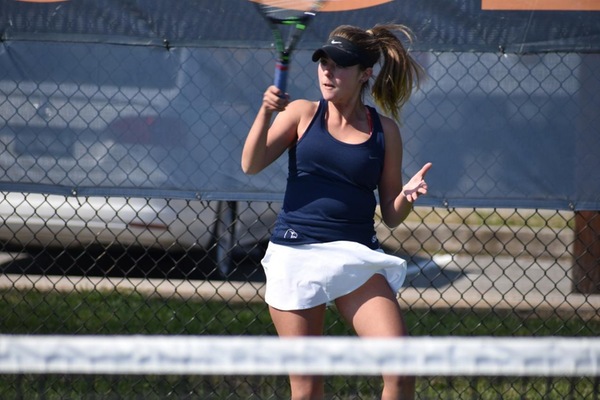 Women's tennis grabs a win on the road against College of the South
