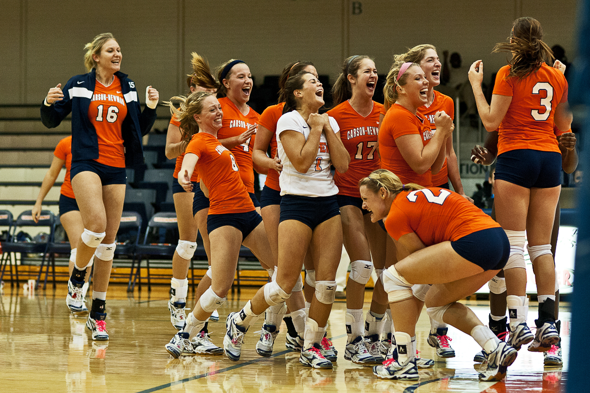 Eagles pull out comeback victory, beat LMU in five sets