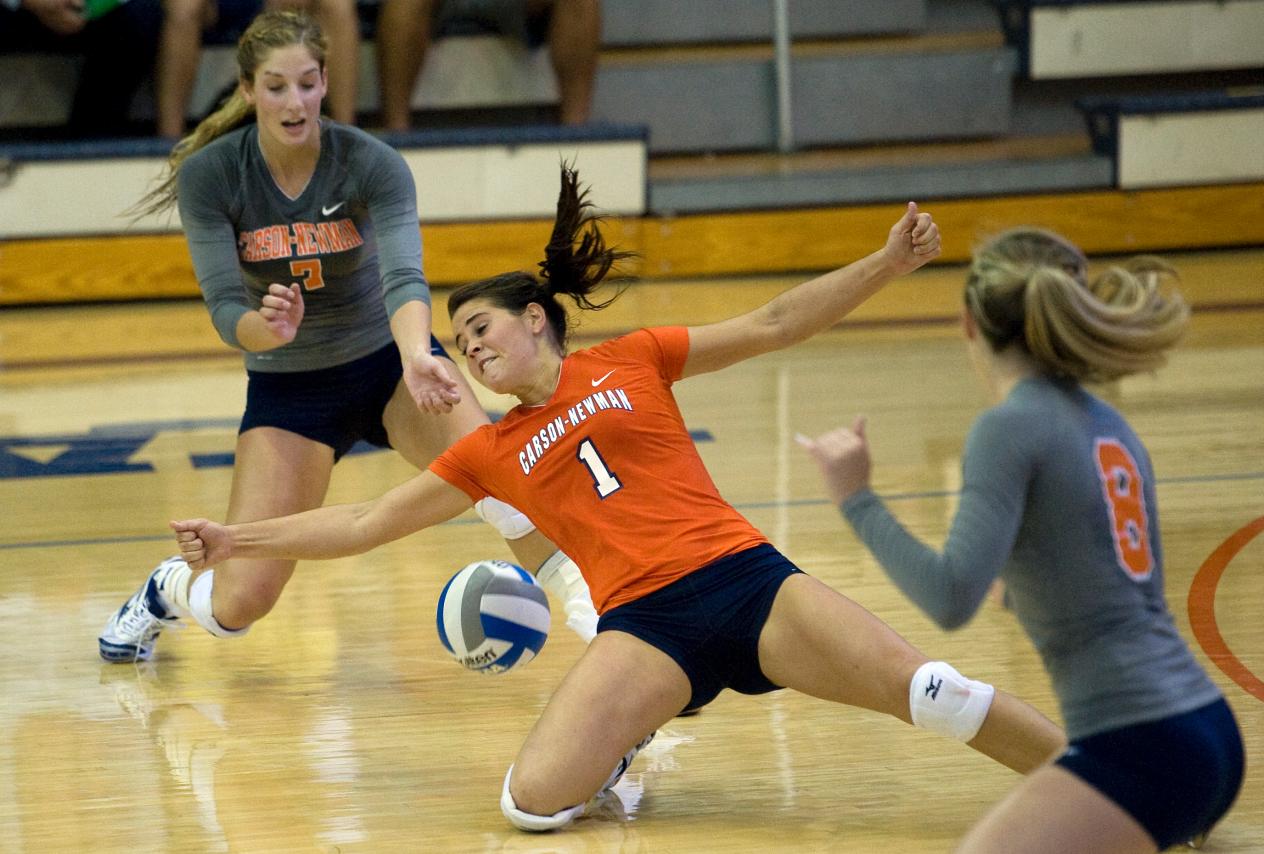 Eagle volleyball drops three-set match to Anderson