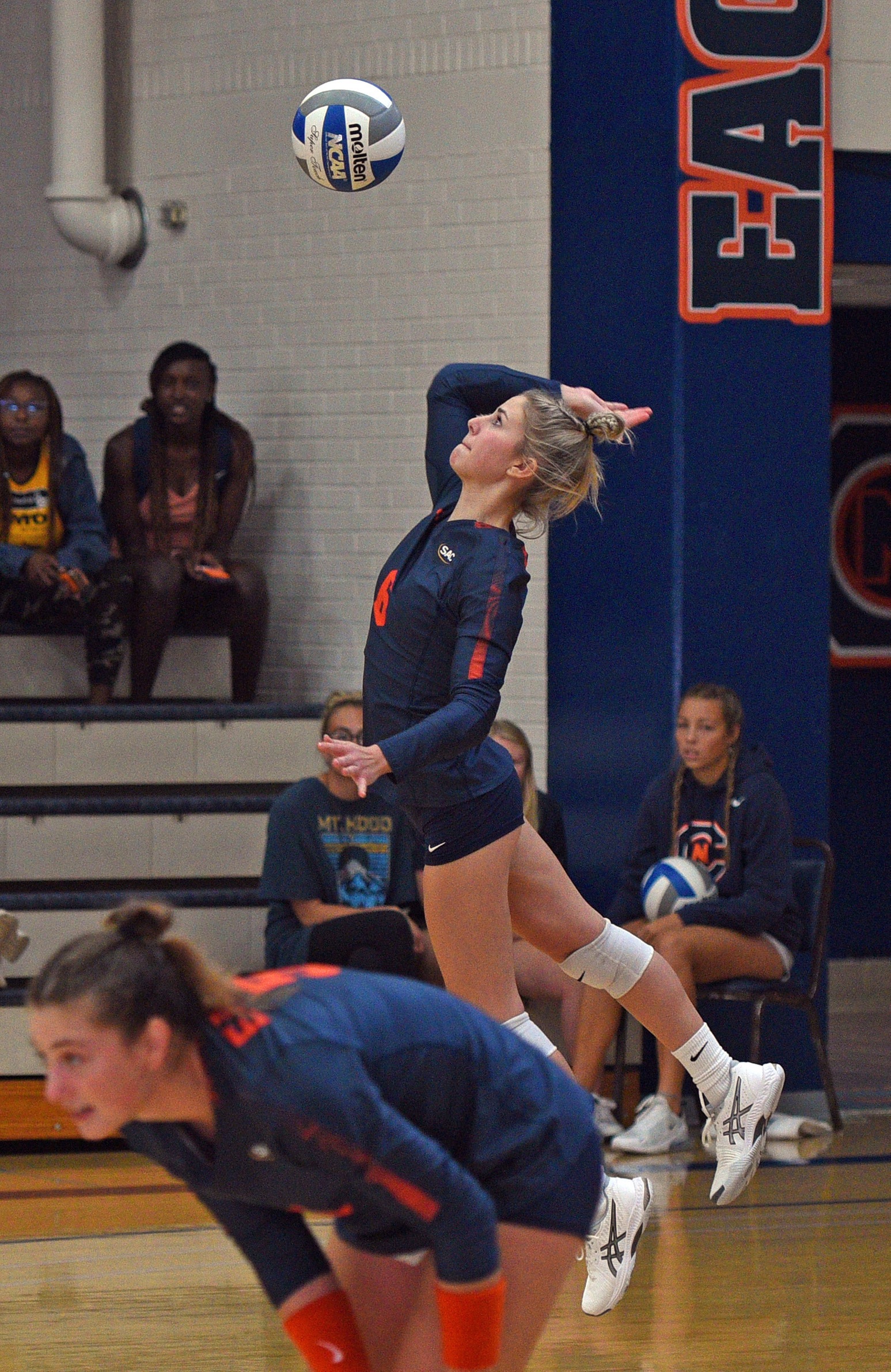 Bulldogs hold off Eagles in five-set thriller